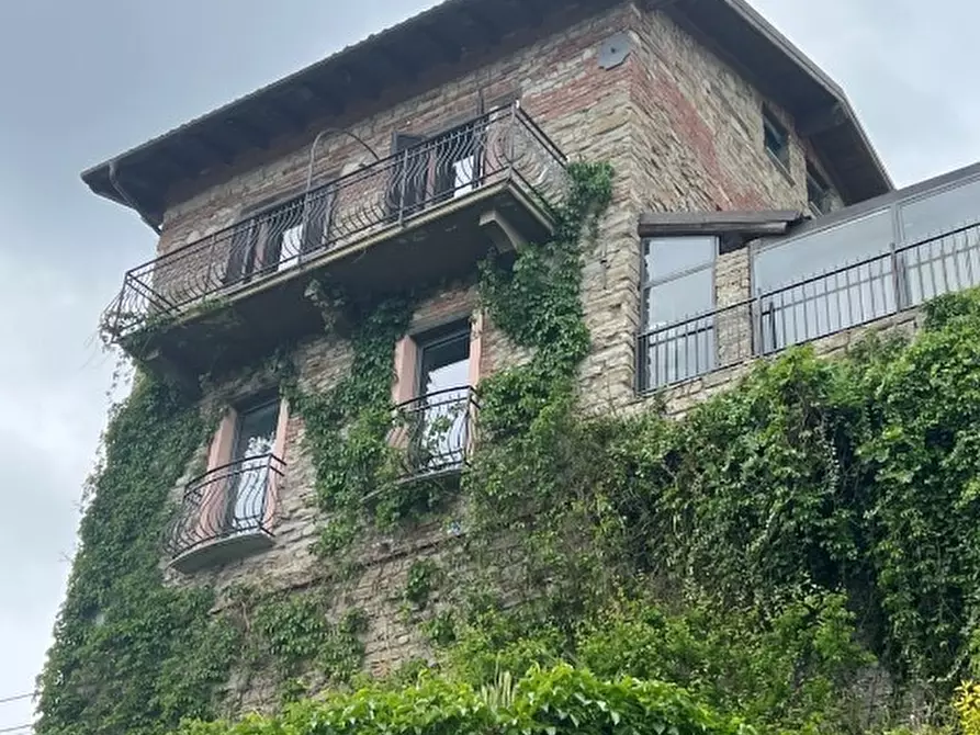 Immagine 1 di Villa in vendita  in Via Amorina 8 a Cremolino