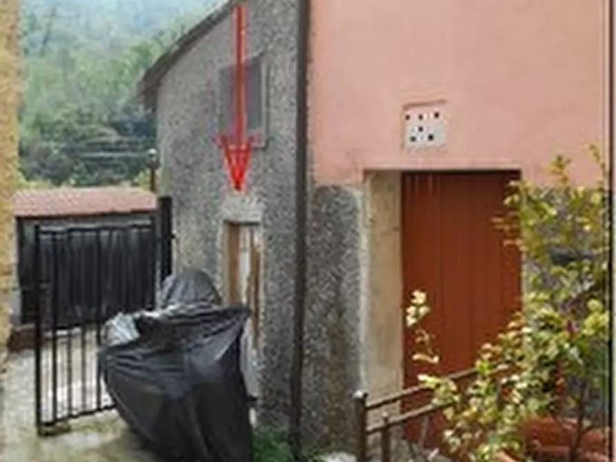 Immagine 1 di Terratetto in vendita  in Via Cimavalle 37 a Savona