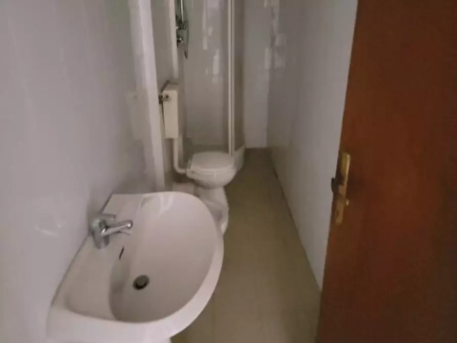 Immagine 5 di Pentalocale in vendita  in Via Ugo Foscolo 128/2 a La Spezia
