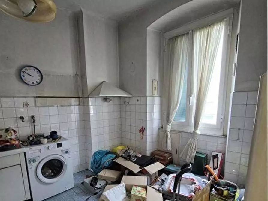 Immagine 4 di Pentalocale in vendita  in Via Teresio Mario Canepari 21 a Genova