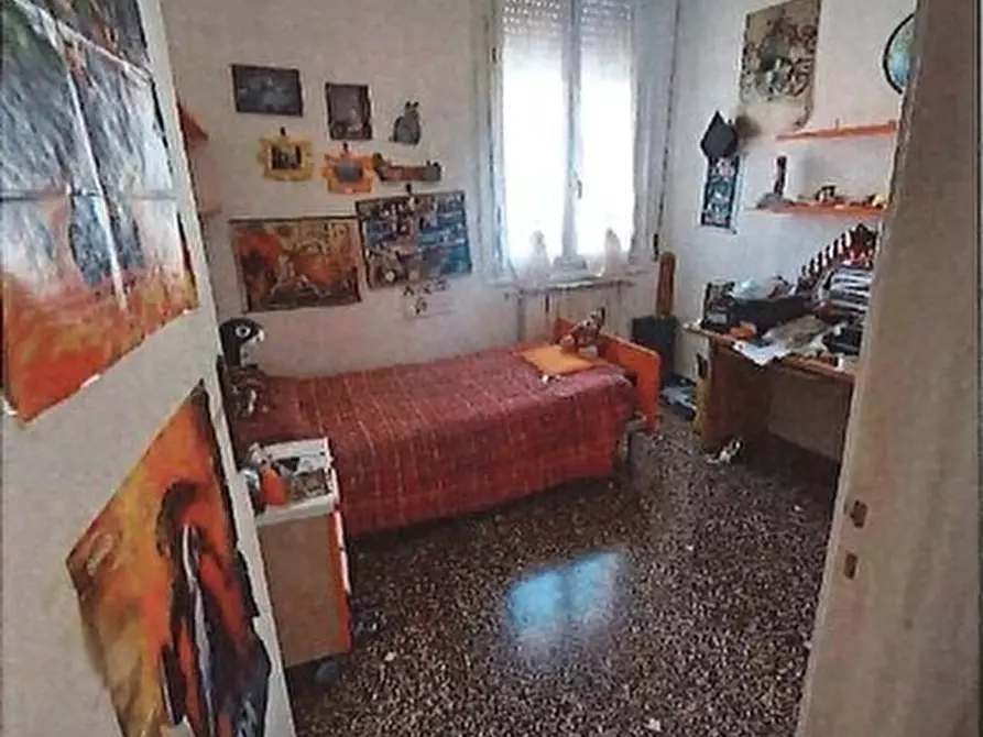 Immagine 7 di Pentalocale in vendita  in Via Fratelli Meldi 18 a Genova