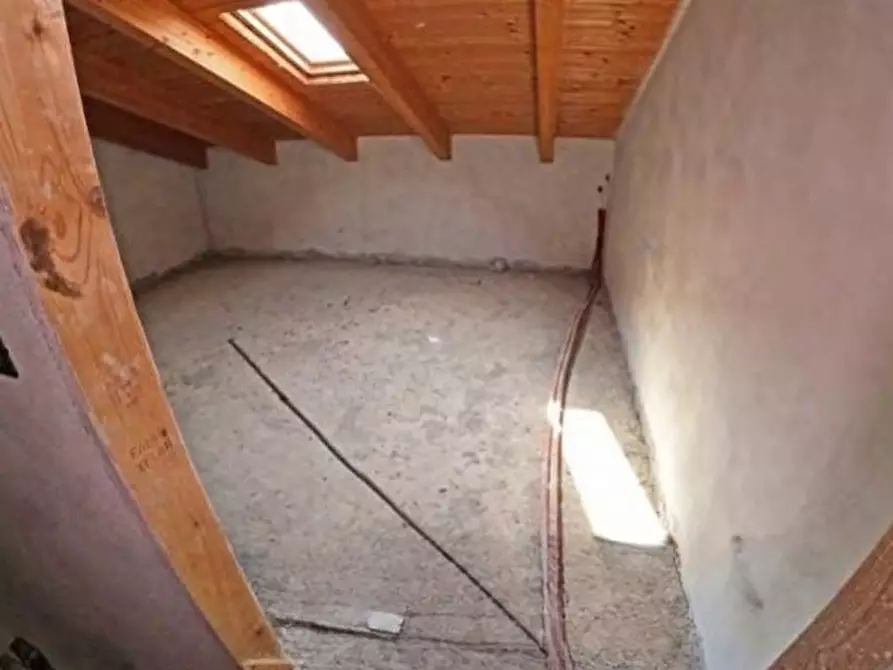 Immagine 9 di Casa trifamiliare in vendita  in Strada Canelli 66 a Costigliole D'asti