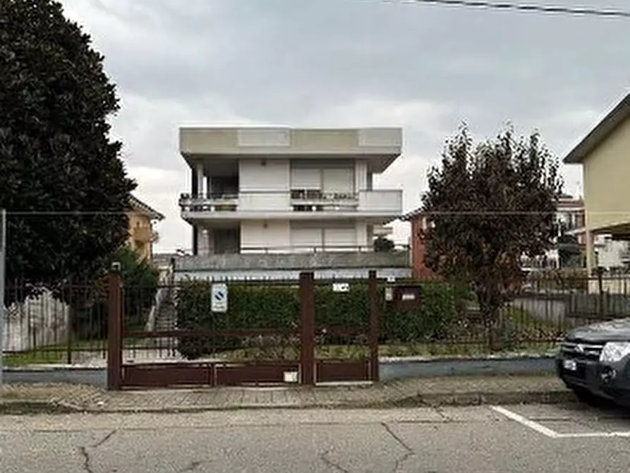 Immagine 1 di Pentalocale in vendita  in Via Francesco Rossi 38 a Vercelli