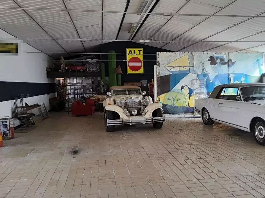 Immagine 6 di Magazzino in vendita  in Strada dei comuni 2 a Caselette