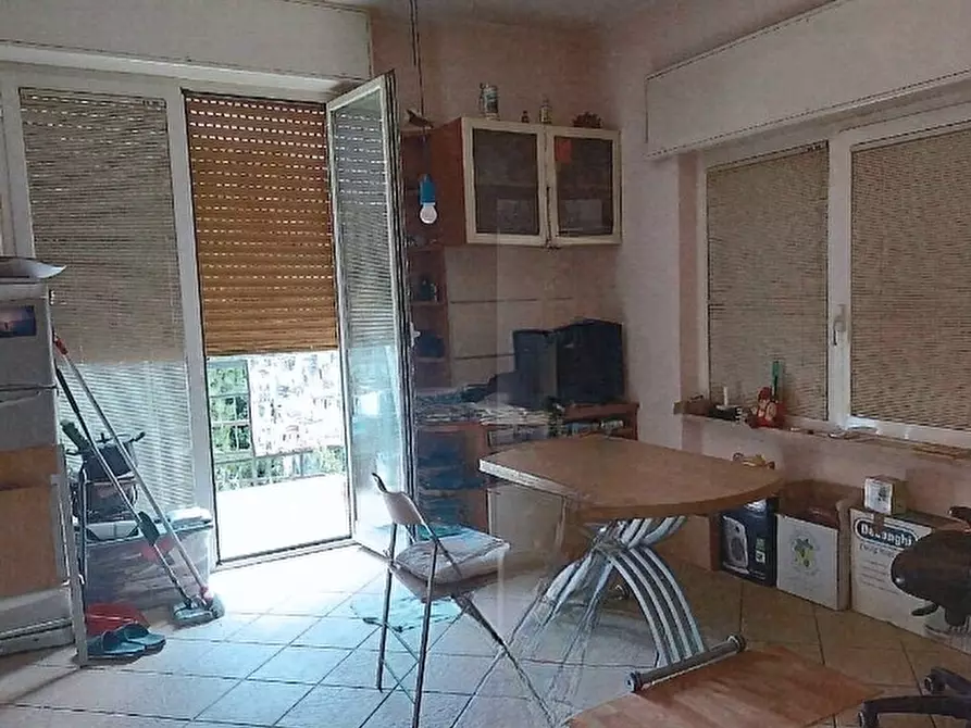 Immagine 3 di Bilocale in vendita  in Piazza Camillo Sbarbaro 16 a Spotorno