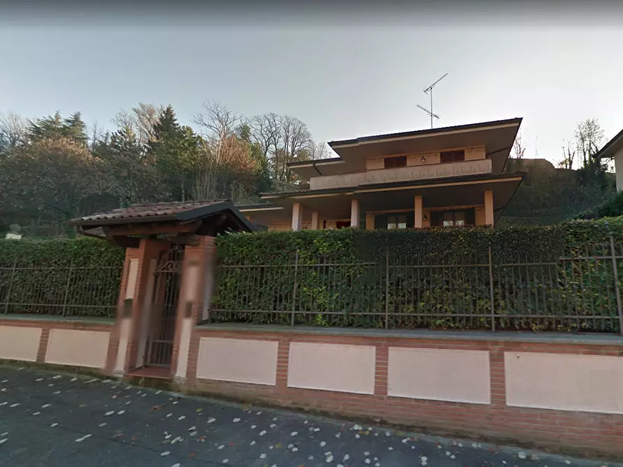 Immagine 1 di Villa in vendita  in Via Rinarolo 39 a Tortona