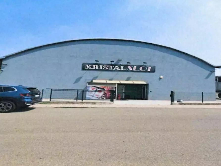 Immagine 1 di Locale commerciale in vendita  in Via Vecchia Torino 19 a Alessandria