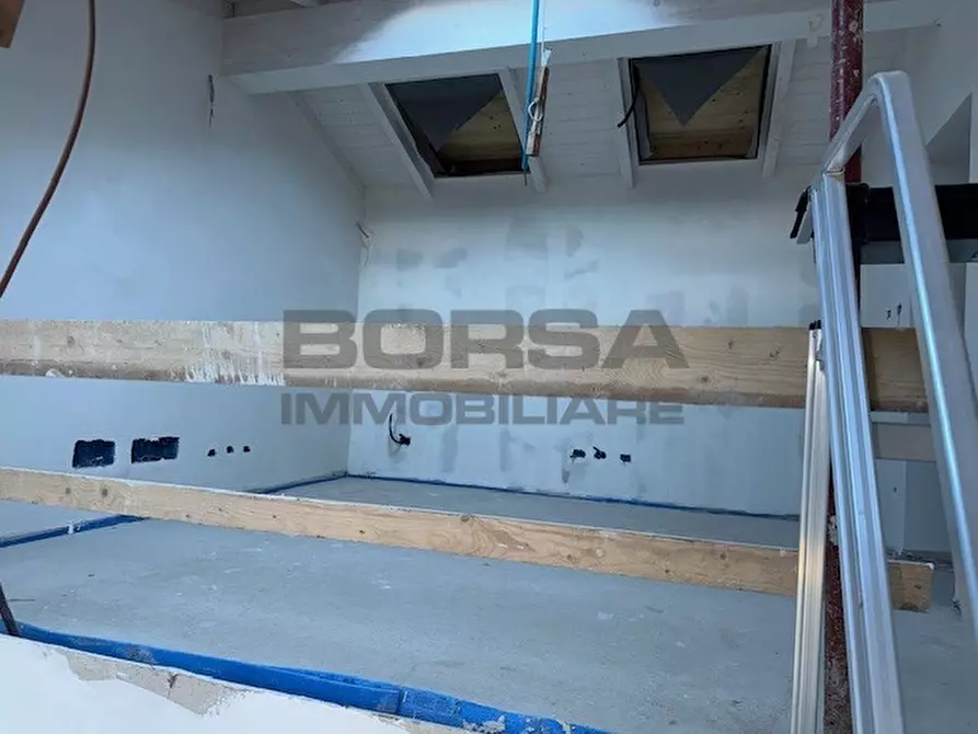 Immagine 12 di Pentalocale in vendita  in Via Ombrosa 8 a Livorno