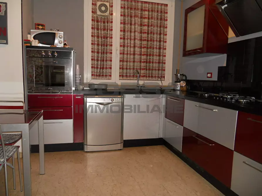 Immagine 18 di Appartamento in vendita  in Via Toti a Livorno