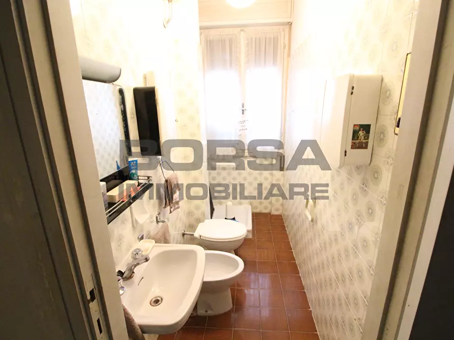 Immagine 12 di Pentalocale in vendita  in Via Montebello 27 a Livorno