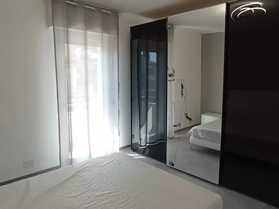 Immagine 11 di Quadrilocale in affitto  a Ragusa