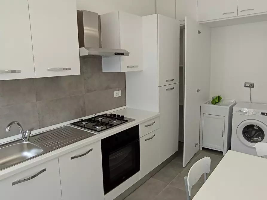 Immagine 8 di Quadrilocale in affitto  a Ragusa