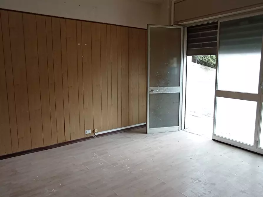 Immagine 2 di Locale commerciale in vendita  a Ragusa