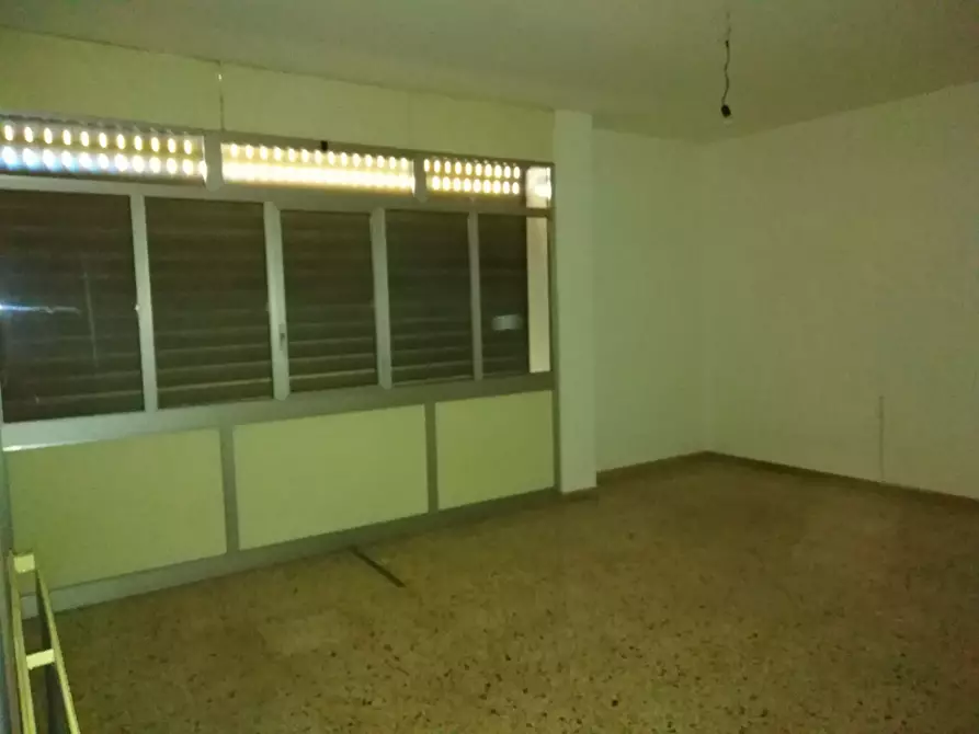 Immagine 4 di Palazzo in affitto  a Ragusa