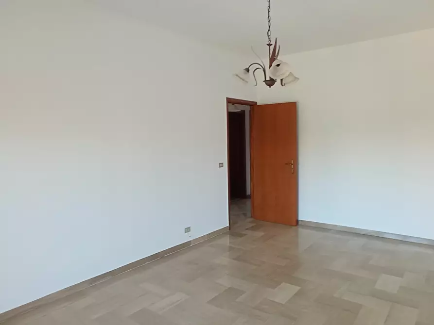 Immagine 20 di Pentalocale in vendita  a Ragusa