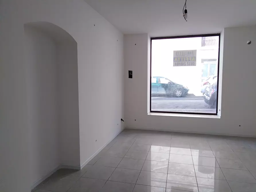 Immagine 6 di Locale commerciale in affitto  a Ragusa