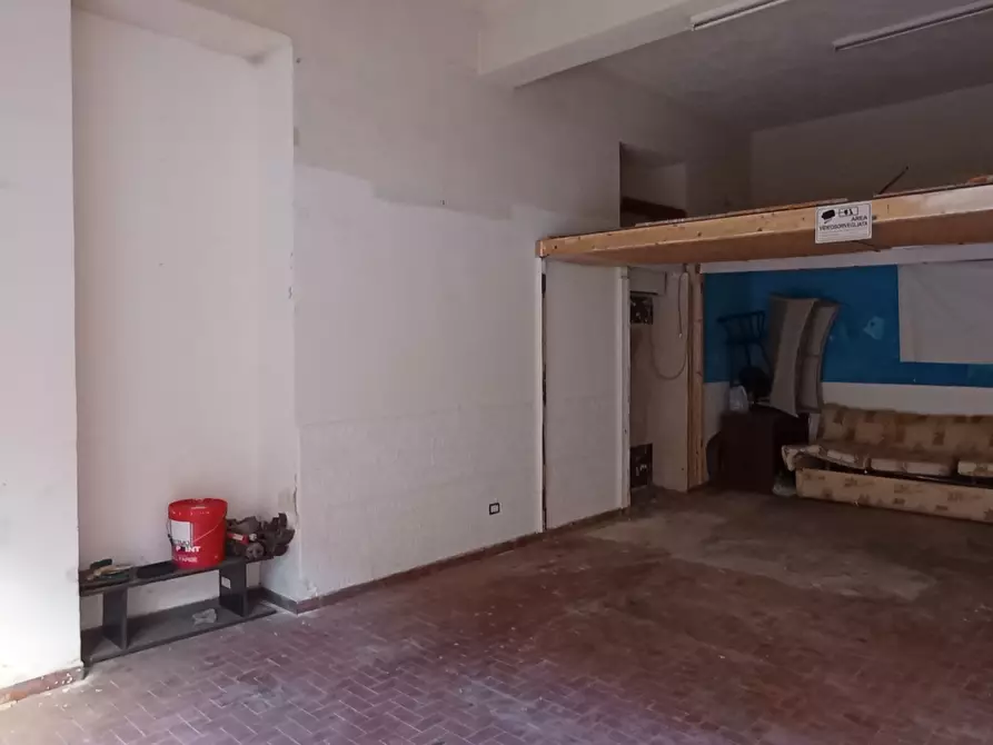 Immagine 5 di Garage in vendita  a Ragusa