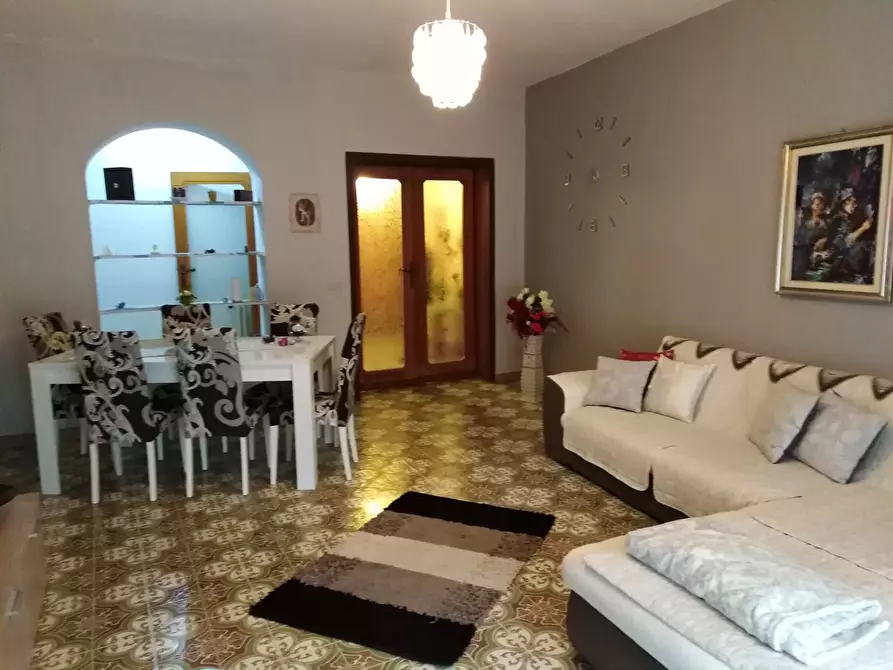 Immagine 6 di Pentalocale in vendita  a Ragusa