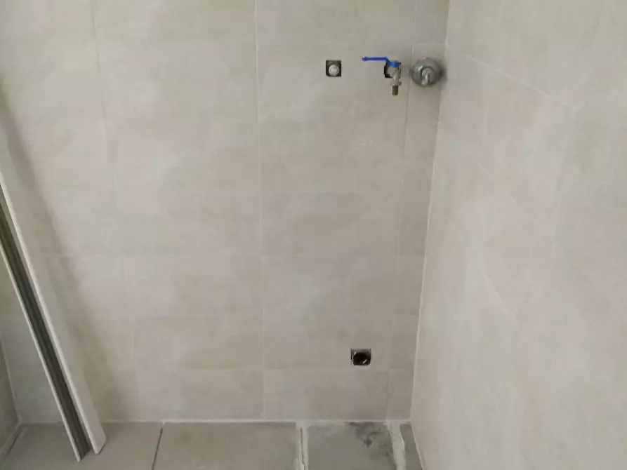 Immagine 10 di Locale commerciale in affitto  a Ragusa