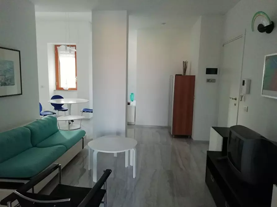 Immagine 2 di Trilocale in affitto  a Ragusa