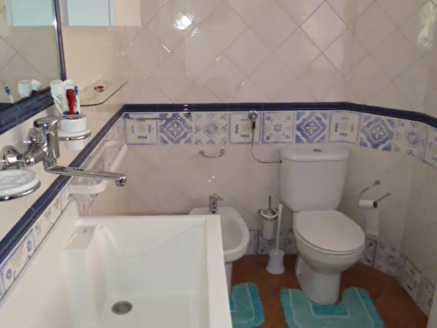 Immagine 10 di Bilocale in affitto  a Ragusa