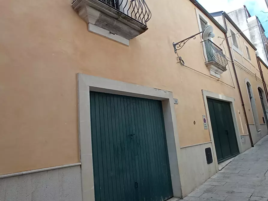 Immagine 1 di Casa indipendente in vendita  a Ragusa