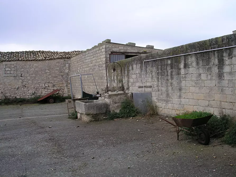 Immagine 10 di Rustico / casale in vendita  a Ragusa