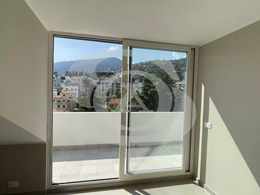 Immagine 13 di Bilocale in vendita  in Via della Noria 20 a Ospedaletti