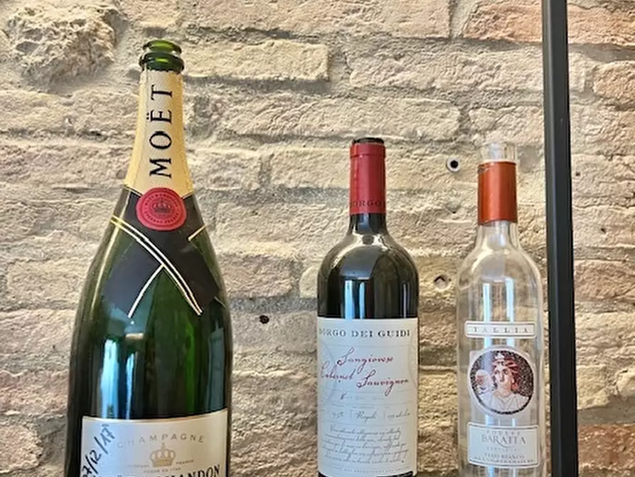 Immagine 39 di Locale commerciale in vendita  a Bertinoro