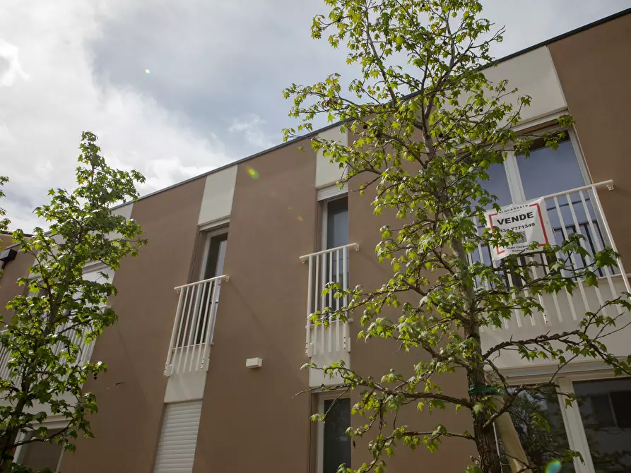 Immagine 38 di Quadrilocale in vendita  in Via L. C. Farini 291 a Cesena