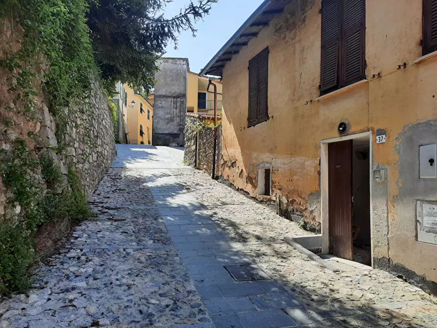 Immagine 1 di Porzione di casa in vendita  in Via Pontano 37 a Castiglione Chiavarese