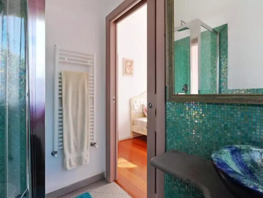 Immagine 27 di Villa in affitto  a Livorno