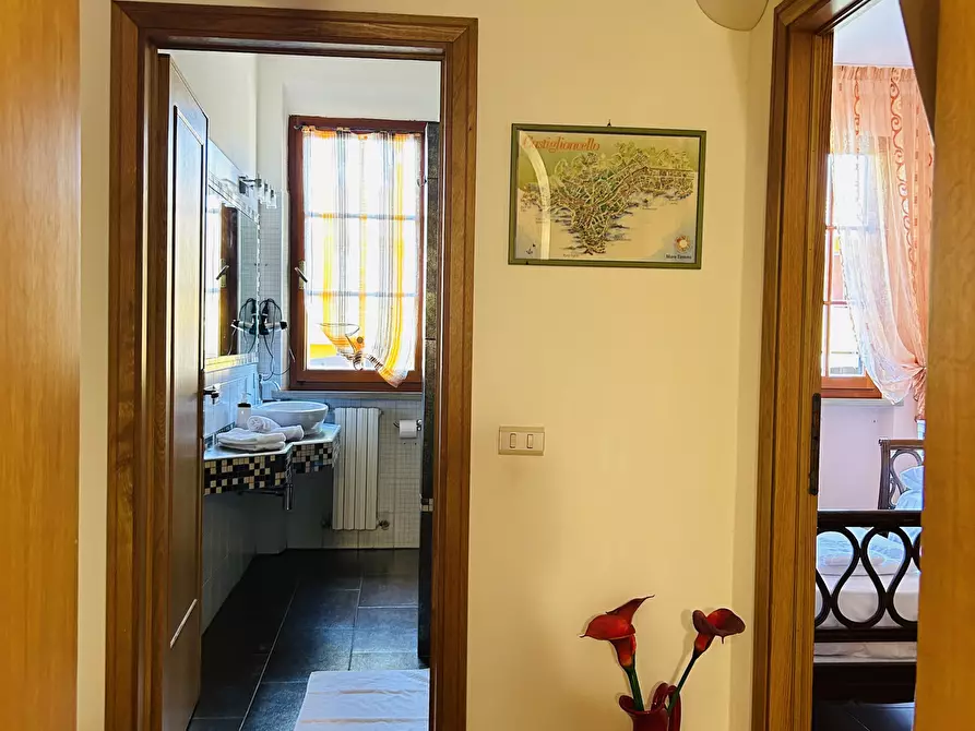 Immagine 16 di Trilocale in vendita  a Rosignano Marittimo