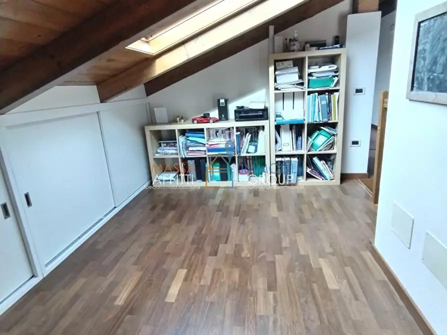 Immagine 24 di Porzione di casa in vendita  in Via Benedetto Croce 14 a Massa