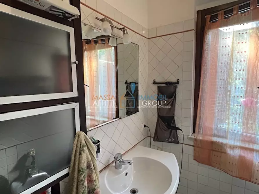 Immagine 20 di Villa in vendita  in Via Tinelli 33 a Massa