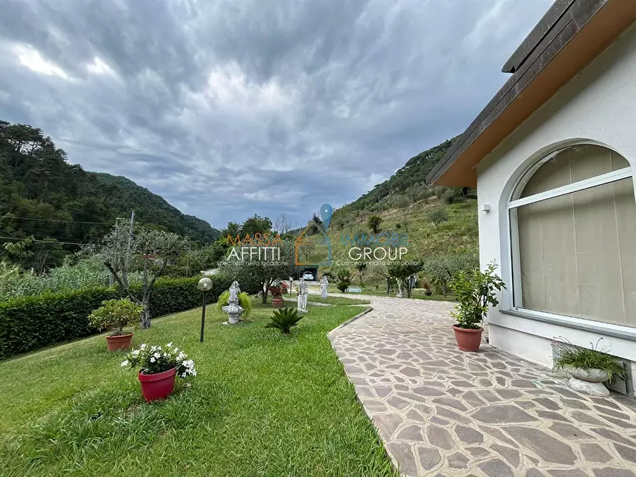 Immagine 4 di Villa in vendita  in Via Vitali 25 a Massa