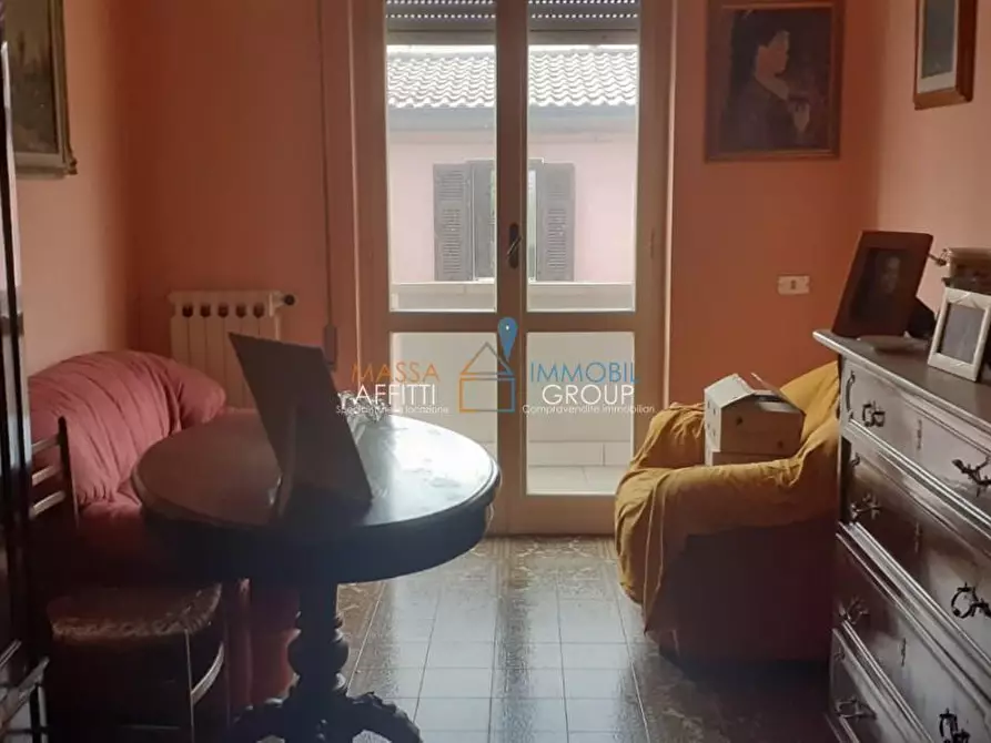 Immagine 3 di Appartamento in vendita  in Viale XX Settembre 98 a Carrara