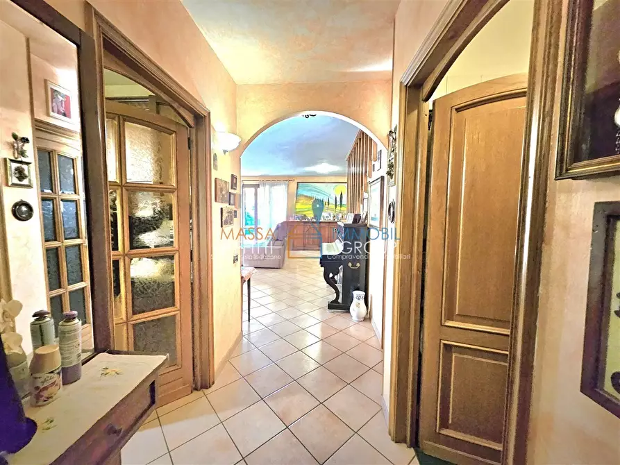 Immagine 8 di Villetta a schiera in vendita  in Via Godola 26 a Massa