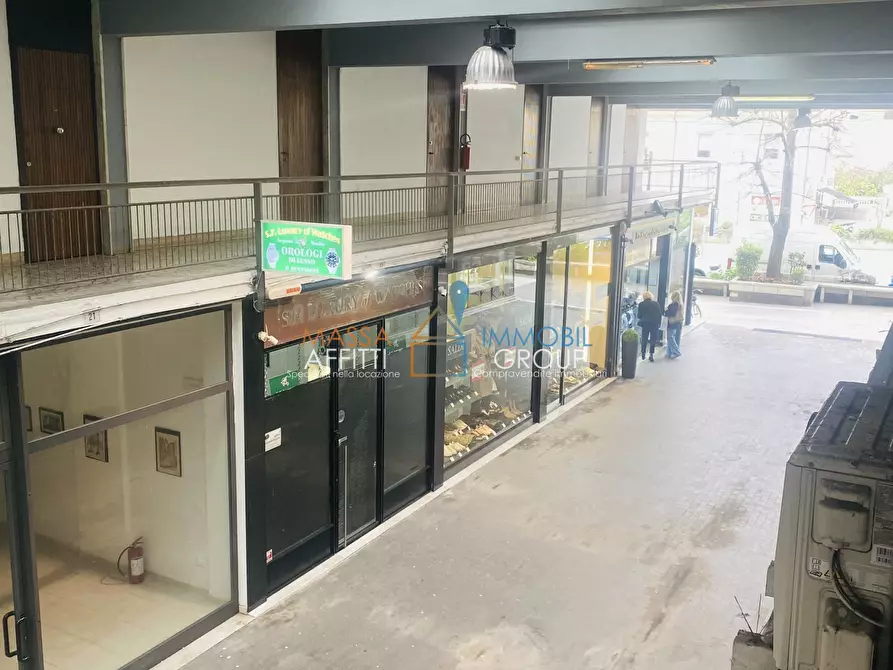 Immagine 5 di Ufficio in affitto  in Viale Eugenio Chiesa 1 a Massa