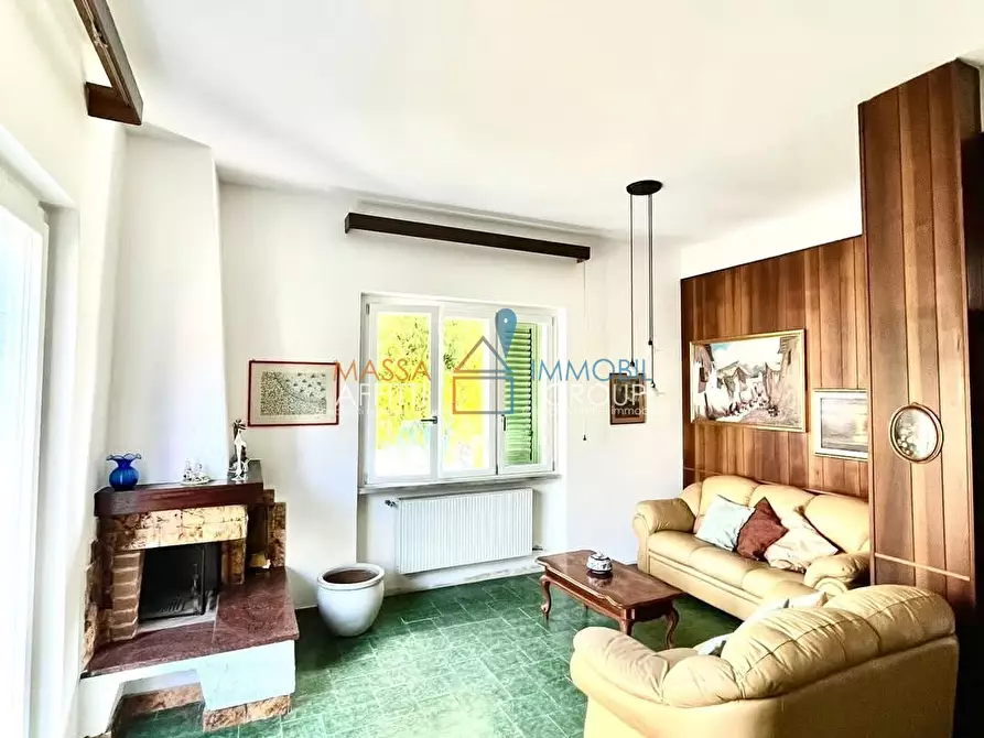 Immagine 1 di Casa indipendente in vendita  in Via Bassagrande 102 a Carrara