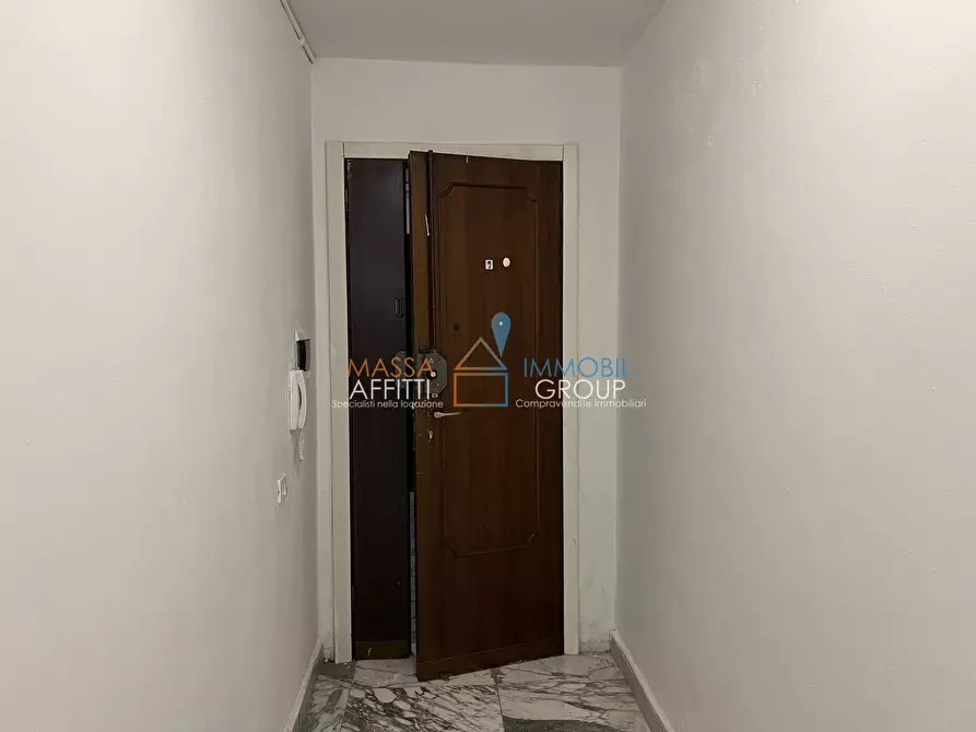 Immagine 2 di Trilocale in vendita  in Via Garibaldi 27 a Carrara