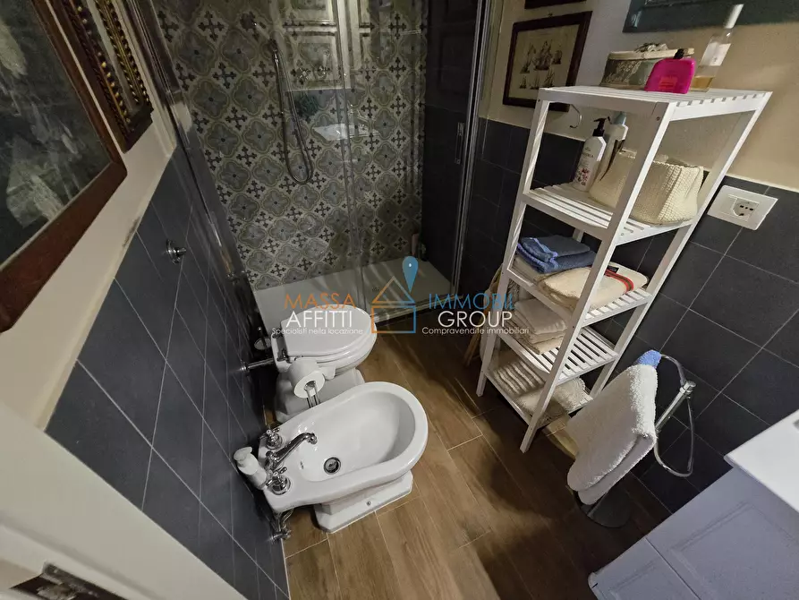 Immagine 17 di Bilocale in vendita  in Via dei Mille 69 a Carrara