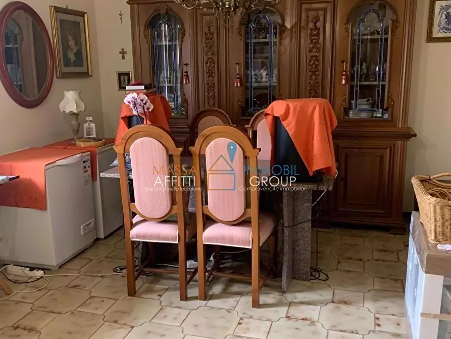 Immagine 2 di Appartamento in vendita  in Viale Stazione 61 a Massa