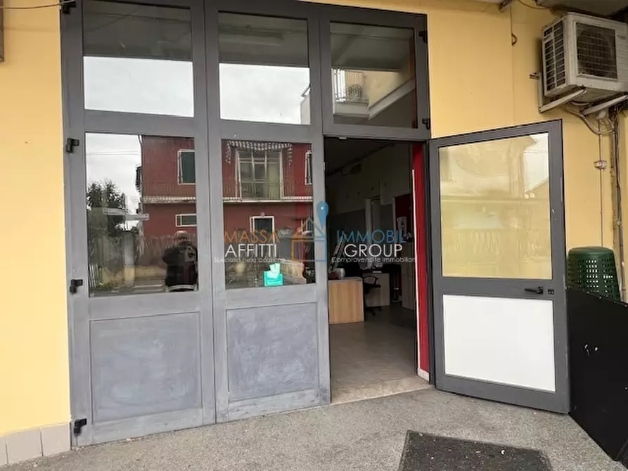 Immagine 1 di Locale commerciale in affitto  in Via del Papino 15 a Massa