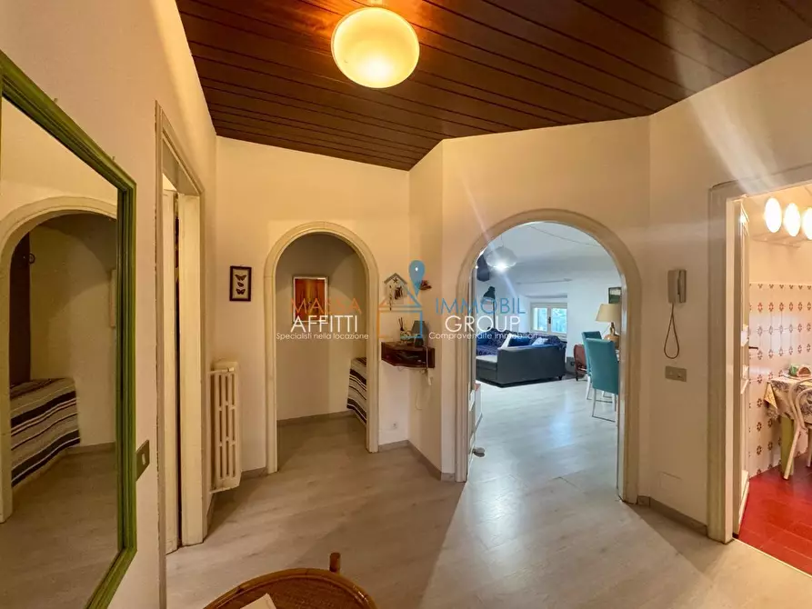 Immagine 11 di Pentalocale in vendita  in Via Michelangelo Buonarroti 12 a Forte Dei Marmi