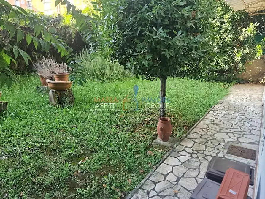 Immagine 4 di Villa in vendita  in Viale XX Settembre 247N a Carrara