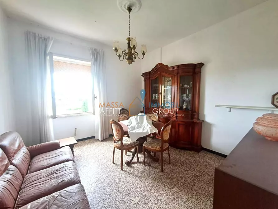 Immagine 5 di Quadrilocale in vendita  in Viale Roma 246 a Massa