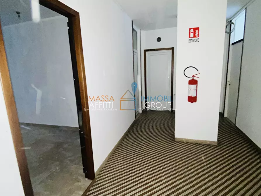 Immagine 4 di Ufficio in affitto  in Viale Eugenio Chiesa 1 a Massa