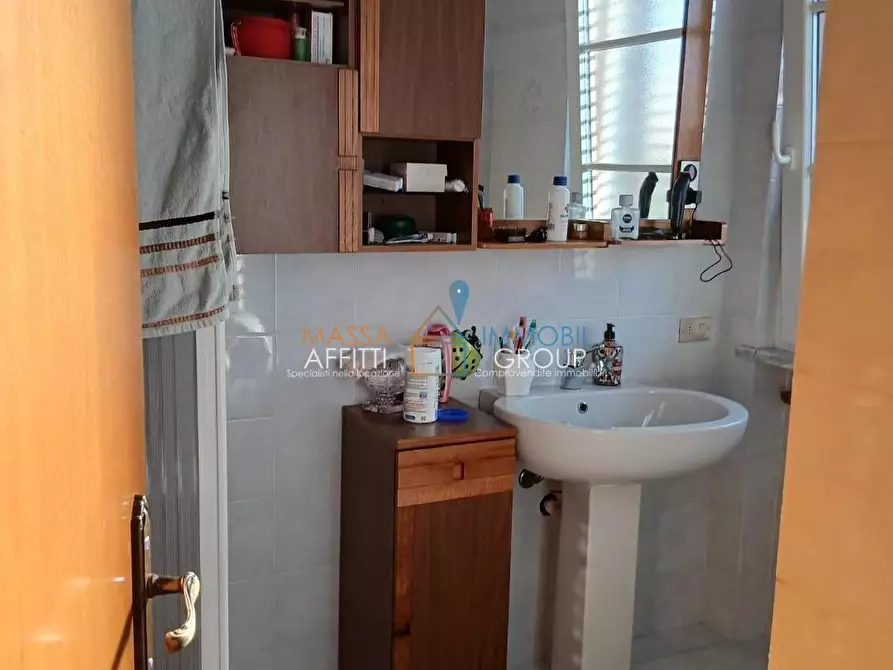 Immagine 6 di Villetta a schiera in vendita  in Via Venezia 42 a Massa