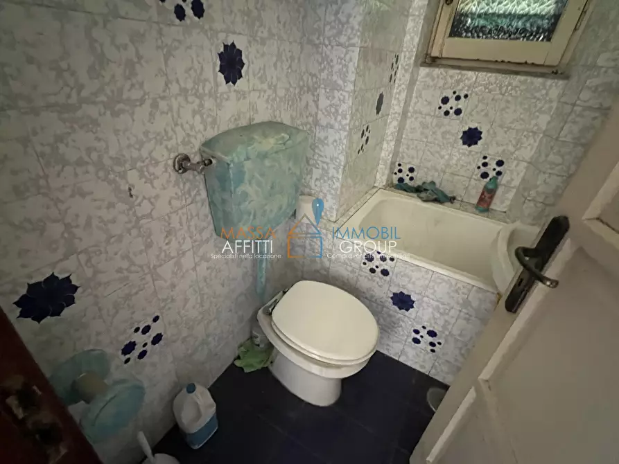 Immagine 19 di Quadrilocale in vendita  in Via G. Carducci 169 a Massa